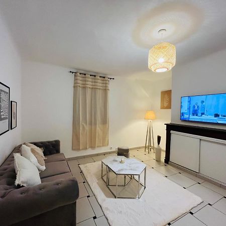Appartement Ideal Au Coeur D Auxerre Esterno foto